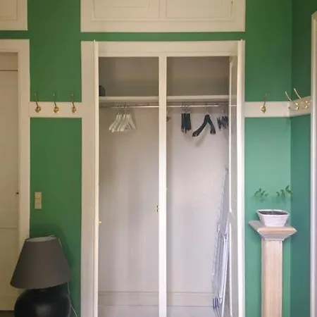 B&B Rotzowlund 그레나